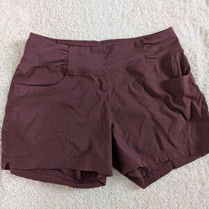 NWOT Mountain Hardware Dynama 4 inch Short Burgundy Womens Small